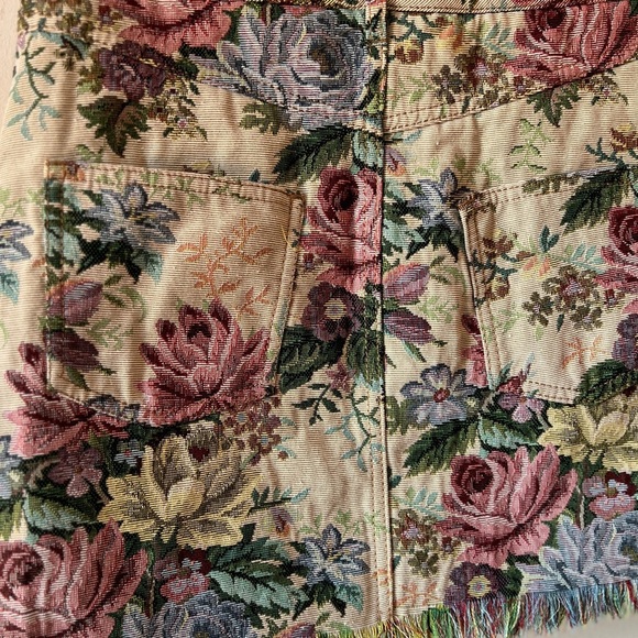 Zara Tapestry Style Floral Skirt M GUC 💐 - Picture 4 of 7